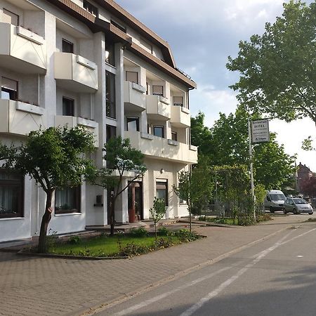 Hotel Am Exerzierplatz Mannheim Bagian luar foto